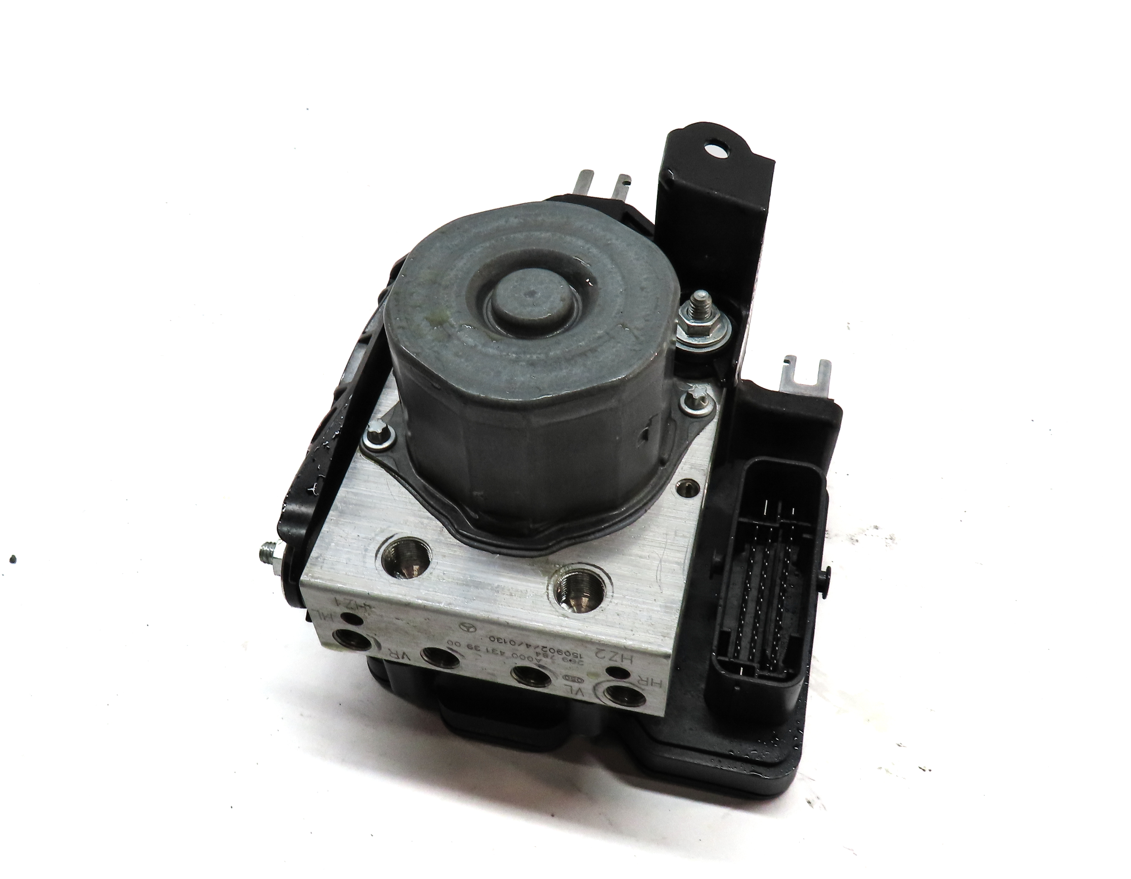 2015-2020 MERCEDES GLA250 (X156) ABS ANTI LOCK BRAKE PUMP w/ MODULE — exact item pictured